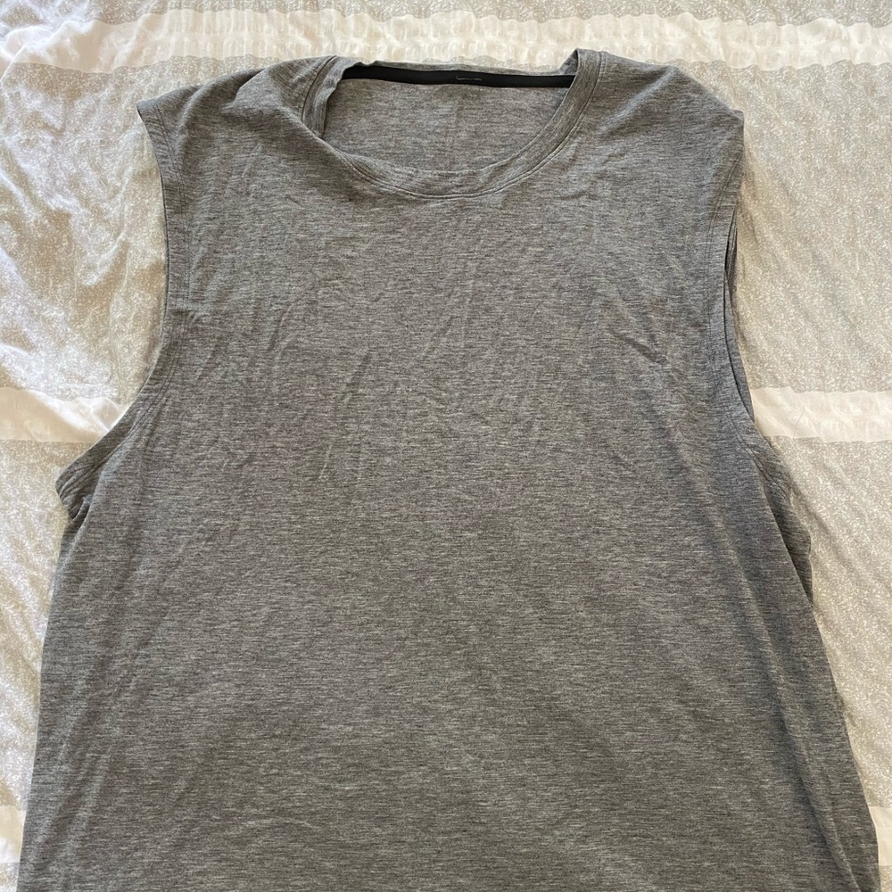 Men’s Lululemon tank sleeveless shirt